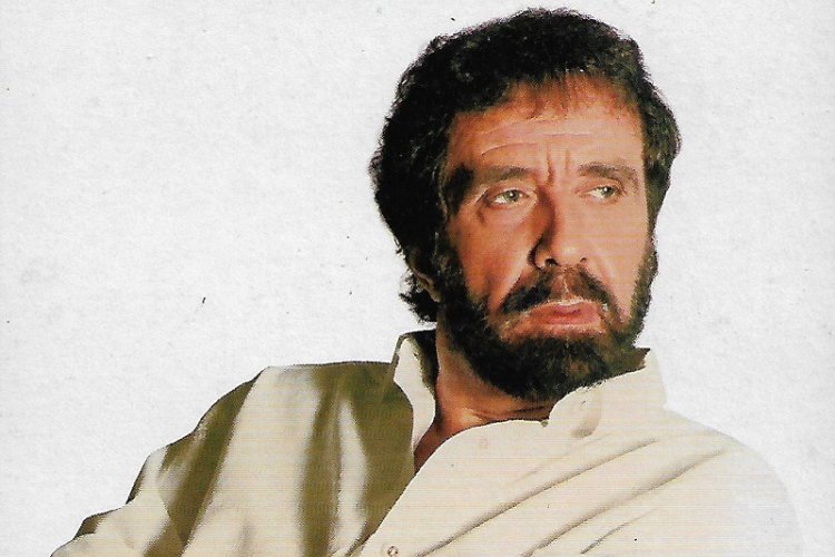 Notable Death: Έφυγε από τη ζωή ο εμβληματικός τραγουδιστής Αντώνης Καλογιάννης... θρηνεί ο κόσμος της ελληνικής μουσικής....