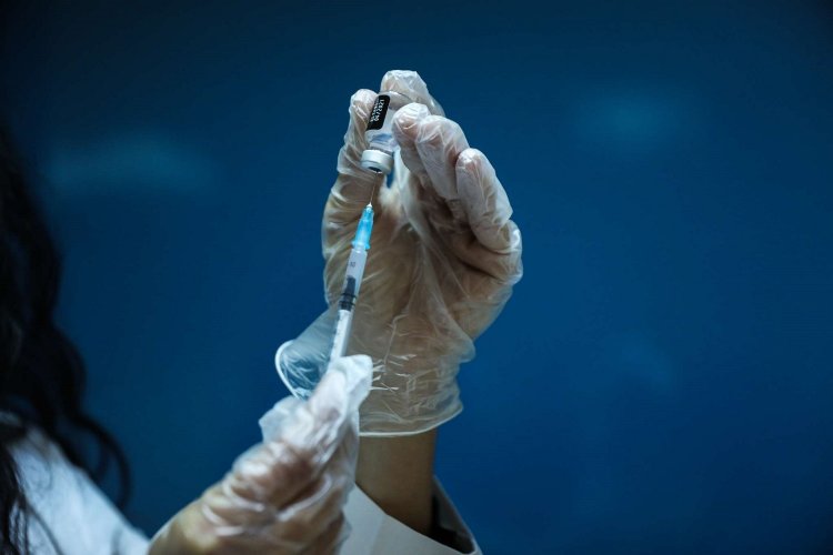 Covid-19 Vaccination: Σε αστυνομικούς και κρατούμενους τα αδιάθετα εμβόλια!!