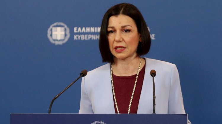 Government Spokesperson A. Peloni: Χωρίς μαθητικές παρελάσεις η 25η Μαρτίου – Μόνο η στρατιωτική στην Αθήνα