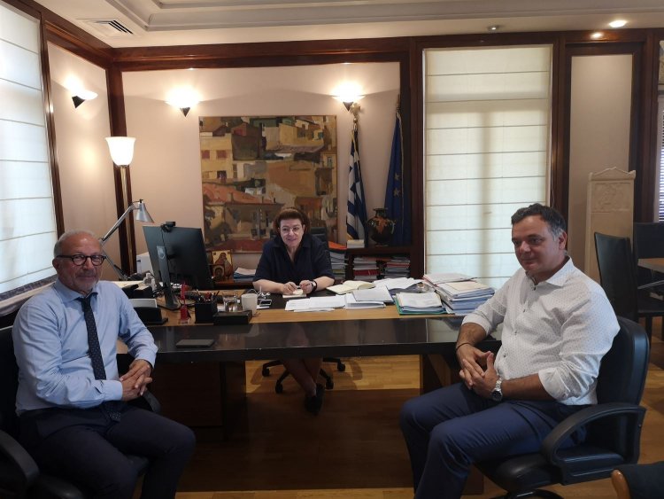 Syros Culture - Λεονταρίτης: "Κατάργηση όλων των υφιστάμενων επιτροπών για τα ετοιμόρροπα κτίρια και αντικατάστασή τους από μία (fast track) Επιτροπή με έδρα τη Σύρο"