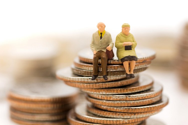 New pension rules: Θα πληρώνουν Λογιστές και Δικηγόρους και οι Ασφαλισμένοι, για να βγει η σύνταξη τους!! Όλη η τροπολογία