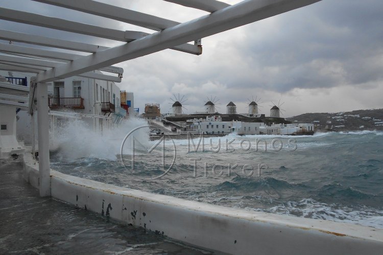 Marine Forecast: Λήψη αυξημένων μέτρων από το Λιμεναρχείο Μυκόνου, λόγω αναγγελίας θυελλωδών ανέμων έως 8 Μποφόρ