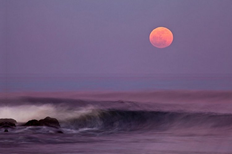 Full Pink Moon: Η «ροζ πανσέληνος» μαγικό θέαμα στον ουρανό!! Η πιο φωτεινή Πανσέληνος της χρονιάς, σηματοδοτεί το τέλος του χειμώνα [Live]