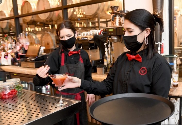 Restaurants during Covid-19: Ενδεχόμενο ανοίγματος και των επιχειρήσεων εστίασης τον Ιούνιο, χωρίς ανοιχτούς χώρους