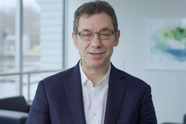 Covid-19 vaccine - Pfizer CEO: Νέο εμβόλιο μέχρι το καλοκαίρι - Πώς θα διαφέρει