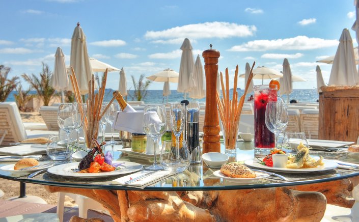 Restaurants post Covid: Όλες οι αλλαγές στην Εστίαση – Διασκέδαση από 15 Ιουλίου!! Τα καταστήματα μόνο για εμβολιασμένους!!