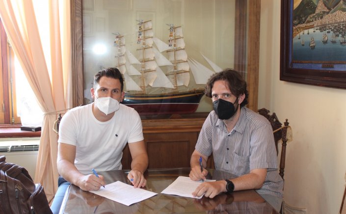 Minicipality of Syros: Υπογραφή σύμβασης σχεδίου φόρτισης ηλεκτρικών οχημάτων Δήμου Σύρου - Ερμούπολης