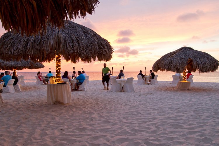 Easing Restrictions for Bars & Restaurants: Επιστρέφει η μουσική στην Εστίαση!! Διεύρυνση ωραρίου μέχρι 1:30 & το επόμενο βήμα για Γάμους, Βαφτίσεις, Catering, Πανηγύρια!!