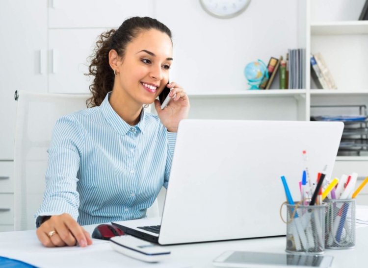 Minimum Wages in Public Sector: Στα 910 ευρώ ο βασικός μισθός στο δημόσιο - Αναπροσαρμογή αποδοχών σε ενστόλους και ειδικά μισθολόγια