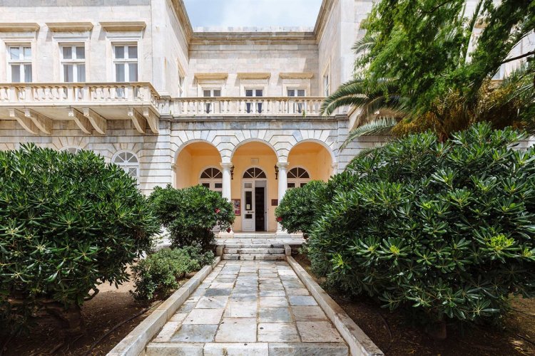 Municipality of Syros: Μόνο με ραντεβού στη Δημοτική Βιβλιοθήκη Σύρου- Ερμούπολης