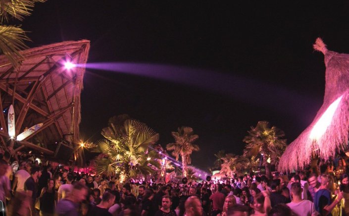 New Covid-19 Curbs: Εισαγγελική παρέμβαση για το κορωνοπάρτι σε beach bar