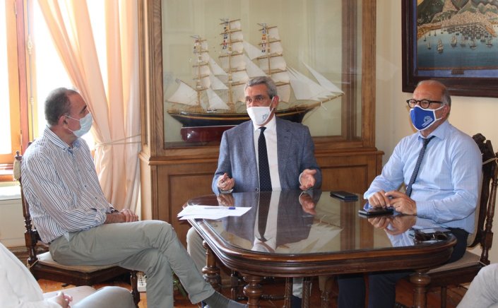 Mayor of Syros: Το Στρατόπεδο Αποστόλου, το Δημαρχιακό Μέγαρο και το Λιμάνι κυριάρχησαν στην συνάντηση Λειβαδάρα - Χατζημάρκου