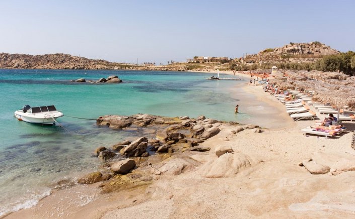 Mykonos Coast Guard:  36χρονος Σαουδάραβας τραυματίστηκε σοβαρά βουτώντας στην Παράγκα