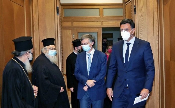 Vaccination - Δ Ι Σ: Την ελεύθερη επιλογή του εμβολιασμού ως αποκλειστική λύση αποφάσισαν οι Ιεράρχες