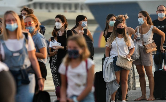 Summer Travel: Εξετάζεται πρόταση για «μόνο εμβολιασμένους στα νησιά» [Video]
