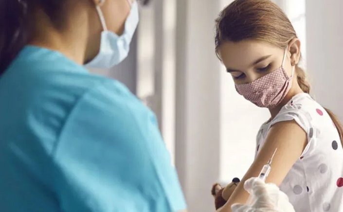 Vaccination: Πότε ανοίγει η πλατφόρμα για εμβολιασμό στους 12 – 15 ετών