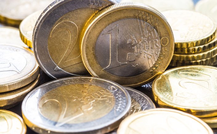 Unemployment benefits - ΟΑΕΔ:  Πως αλλάζουν επίδομα ανεργίας και ειδικά βοηθήματα με τον νέο κατώτατο μισθό