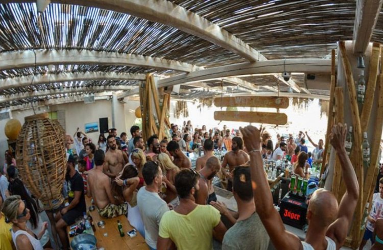 Loosening restrictions for summer: Όσα αλλάζουν σε Κέντρα Διασκέδασης, Εστίαση, Λιανεμπόριο από τις 5 Ιουλίου [Όλο το ΦΕΚ ]