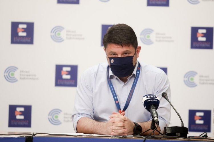 Briefing on covid-19: Έκτακτη ενημέρωση Χαρδαλιά μετά το άλμα στα κρούσματα