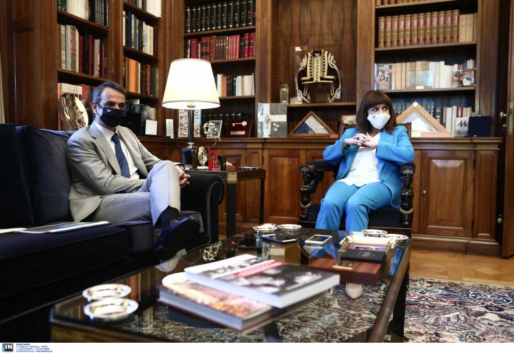 PM Mitsotakis: Ο Μητσοτάκης απαντά στους αντιεμβολιαστές με άρθρο του Συντάγματος