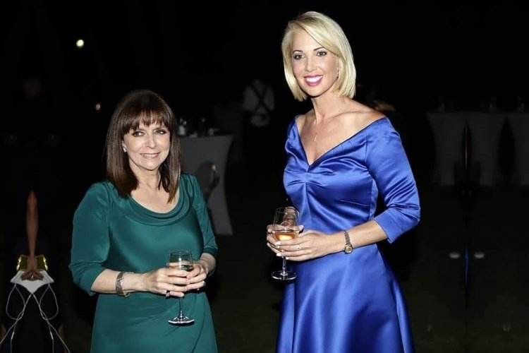 Restoration of Democracy: Δεξίωση στο Προεδρικό για την Αποκατάσταση της Δημοκρατίας!! Τι συζήτησαν οι πολιτικοί, οι εμφανίσεις των κυριών!! [pics]