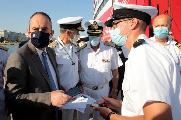 Plakiotakis: Δεν επετράπη η επιβίβαση σε 11.000 άτομα!! Υποχρεωτικά self-test για επιστροφή από τα νησιά!!