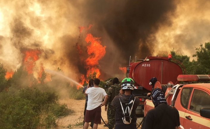 Fire in Athens: Χάνεται η μάχη με τις φλόγες!! Καίγονται σπίτια και στις Αφίδνες!!