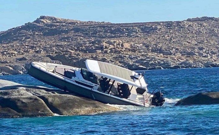 Coast Guard: Προσάραξη σκάφους Νότια της ν. Δήλου στη Μύκονο