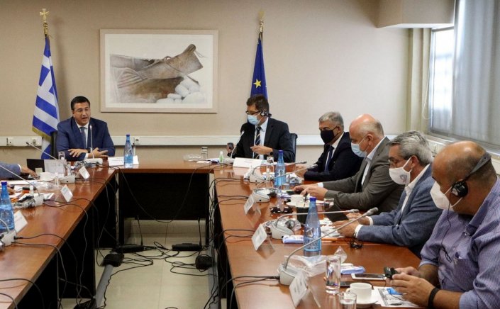 Aegean islands: Ο Γ. Χατζημάρκος σε σύσκεψη των Περιφερειαρχών της χώρας, υπό τον  Ευρωπαίο Επίτροπο Διαχείρισης Κρίσεων