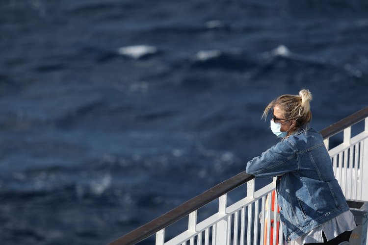 Summer Travel: Η επιστροφή από νησί μόνο με self test τρομάζει!!