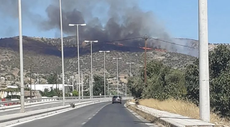 Fire in Keratea: Εκκενώνεται ο οικισμός Μαρκάτι στην Κερατέα – Μήνυμα από το 112