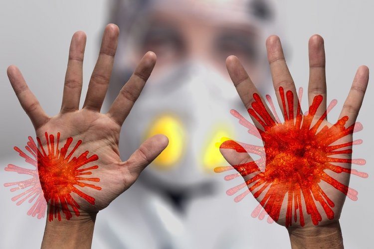 Coronavirus - Παπαευαγγέλου: Αναμένεται αύξηση σε νοσηλίες, ΜΕΘ και θανάτους την επόμενη εβδομάδα