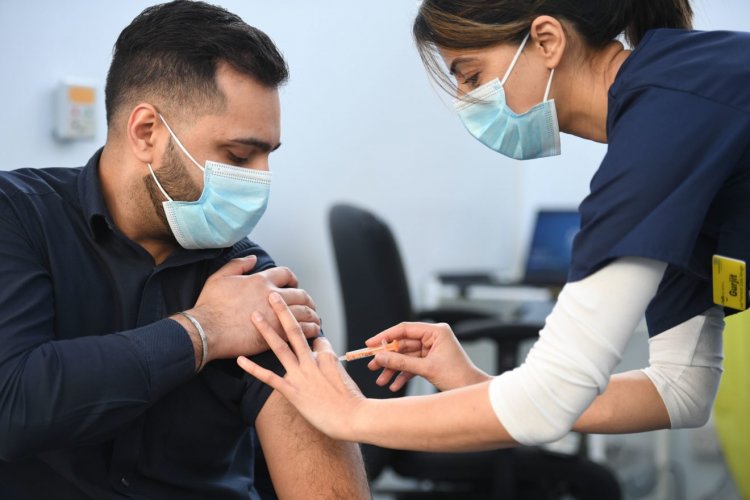 Covid-19 Vaccine: Υποχρεωτικός εμβολιασμός!! Ωριμάζουν τα σενάρια για 4 κατηγορίες εργαζομένων!!