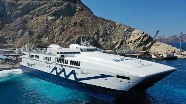 Coast Guard: Ελεγχόμενη εισροή υδάτων στο "Power Jet" - Επέστρεψε με ασφάλεια στη Σαντορίνη και αποβίβασε τους 333 επιβάτες