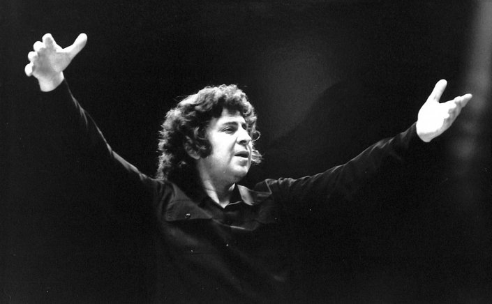 Notable Death: Ορφάνεψε η Ρωμιοσύνη - Πέθανε ο Μίκης Θεοδωράκης... Ο Μίκης μας ταξίδεψε στην Αθανασία... Εθνικό πένθος