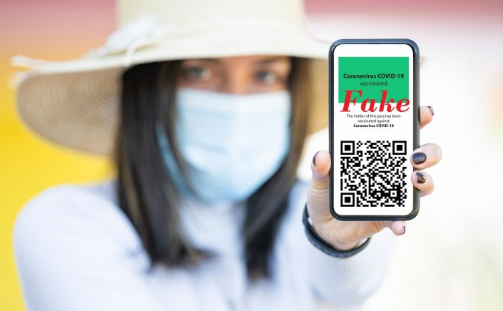 Fake Vaccination Cards: Τα πλοκάμια κυκλώματος για τα Πλαστά Πιστοποιητικά, καταγγελίες και για εκπαιδευτικούς!! Οι περιπτώσεις, τα κόλπα και η «ταρίφα»