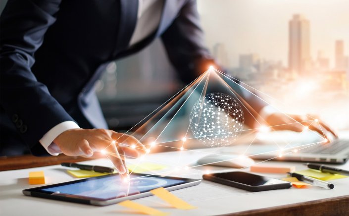 Taxation and Taxes - Πέτσας: Η πρόταση Μητσοτάκη είναι λιγότεροι φόροι - Ποιο το πλάνο για την έκτακτη εισφορά και το τέλος επιτηδεύματος