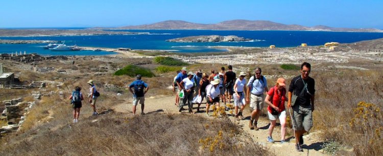 Tourist Guide School: Προκήρυξη υποβολής αιτήσεων για εισαγωγή στις Σχολές Ξεναγών του Υπουργείου Τουρισμού