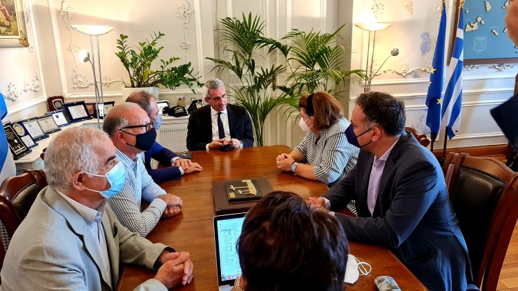 Aegean Islands - Σύρος: Ευρεία σύσκεψη υπό την υπουργό Πολιτισμού & Αθλητισμού Λίνα Μενδώνη στην Περιφέρεια Ν. Αιγαίου