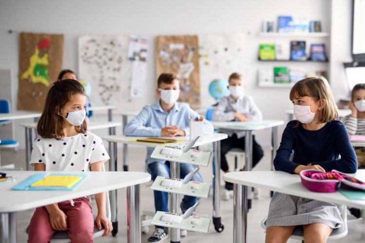 Education Policy: Πότε θα πρέπει να το ξανακάνουν οι μαθητές Self test - Πότε παραδίδουν τη σχολική κάρτα