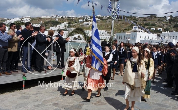 National Holiday of October 28th: Καμπανάκι από την Ματίνα Παγώνη!! Δεν πρέπει να υπάρχει κόσμος στις Μαθητικές Παρελάσεις!! Οι ΜΕΘ γεμίζουν!!