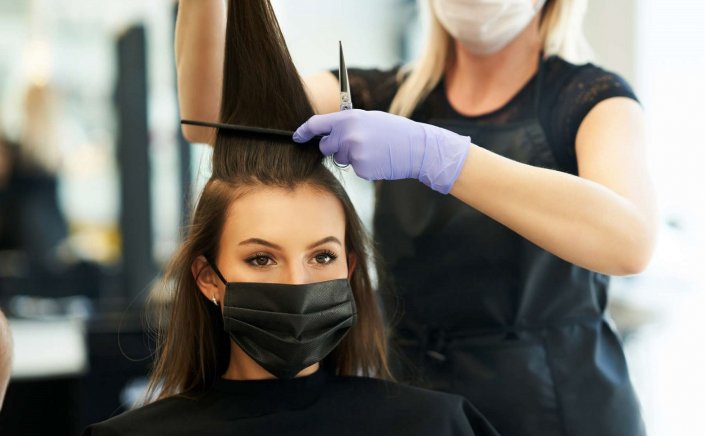 Covid Cubs: Ανατροπή με τους πελάτες σε κομμωτήρια και κέντρα μανικιούρ - πεντικιούρ: Αλλαγές στα μέτρα, τι ισχύει με ραντεβού και μάσκες