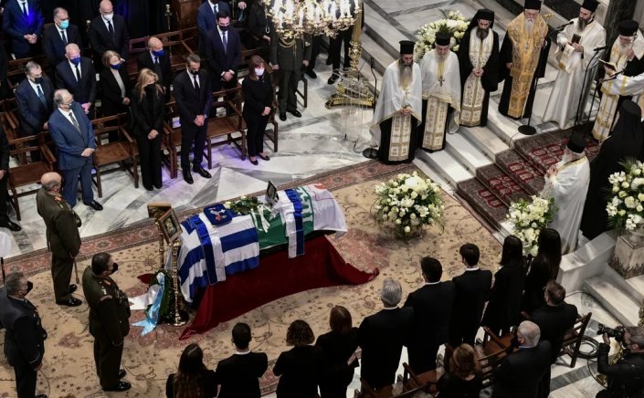 Notable Death: Σε μεγάλη συγκινησιακή φόρτιση το τελευταίο αντίο στη Φώφη Γεννηματά - Η εξόδιος ακολουθία στη Μητρόπολη