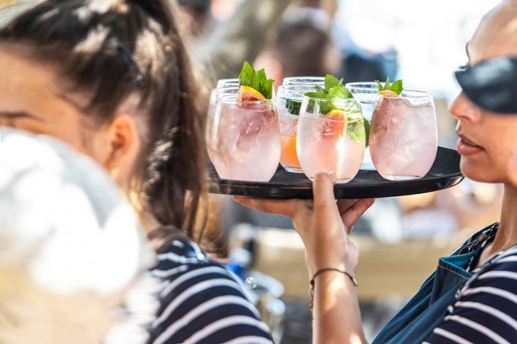 Subsidized Unemployment: Ψηφίστηκε το Νομοσχέδιο, με 50 ένσημα όριο για Επιδότηση Ανεργίας, σε εργαζομένους σε Τουρισμό και Επισιτιστικό Κλάδο [Έγγραφο]