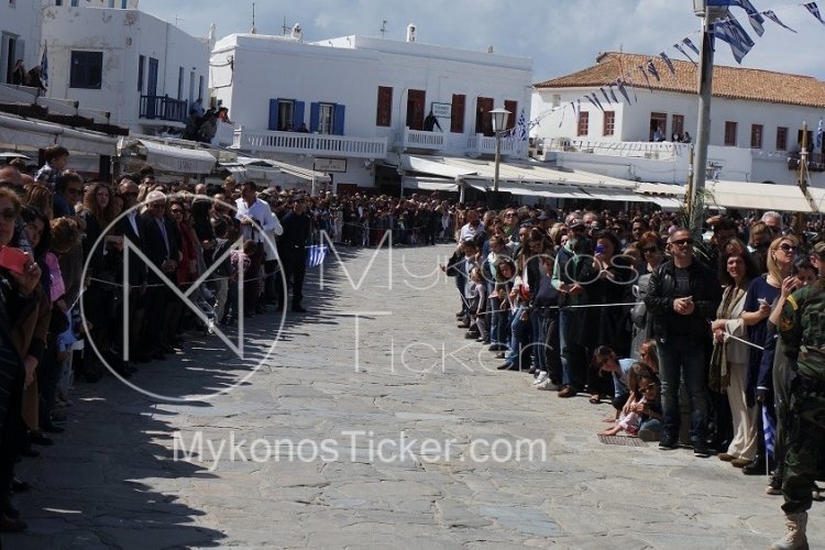Oct. 28 parades: Όλοι με μάσκα στην παρέλαση, είτε είναι Στρατιωτική είτε Μαθητική!!