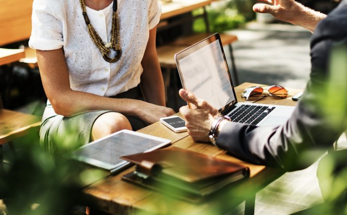 Covid Curbs: Mόνο με διαγνωστικό τεστ η είσοδος στις εφορίες για τους ανεμβολίαστους πολίτες