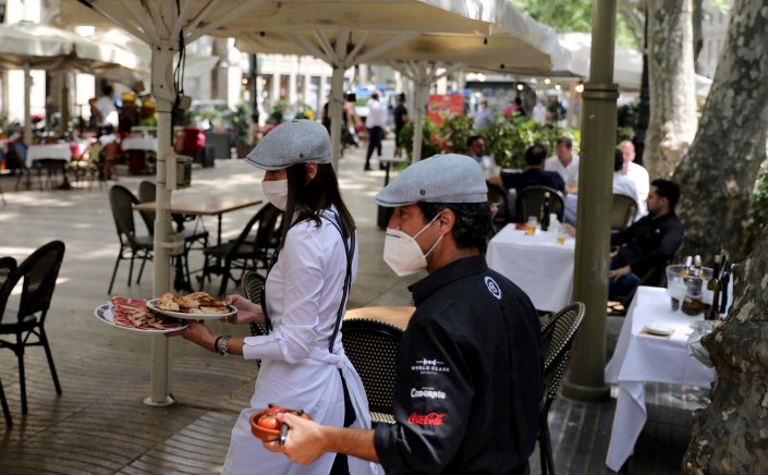 Covid Vaccination - Γεωργιάδης: Παράθυρο για καθημερινά rapid test και μπλόκο στην εστίαση για τους ανεμβολίαστους!!