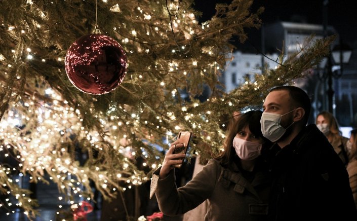 Coronavirus Pandemic: Πώς θα είναι ο τρίτος χειμώνας πανδημίας!! Οι φόβοι για τα Χριστούγεννα!!