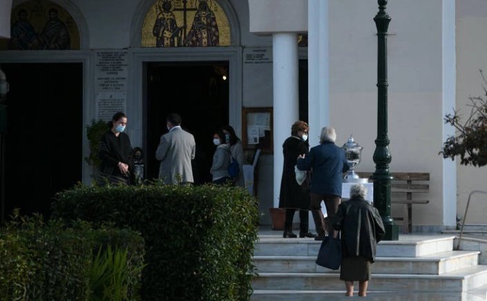 Holy Synod: Το σχέδιο της εκκλησίας για τα Χριστούγεννα!! Σεκιούριτι για έλεγχο πιστοποιητικών και Rapid test με έξοδα των ιερέων!!