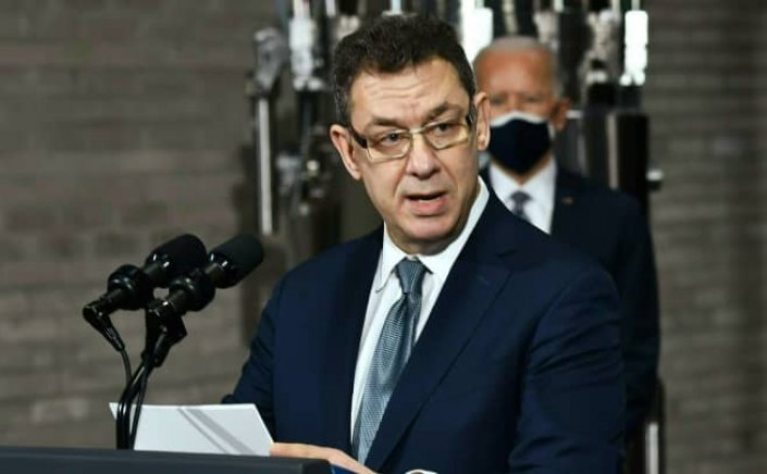 Pfizer CEO Albert Bourla: Η Pfizer προσδοκά να παράγει 80 εκατομμύρια δόσεις του χαπιού της κατά της Covid-19